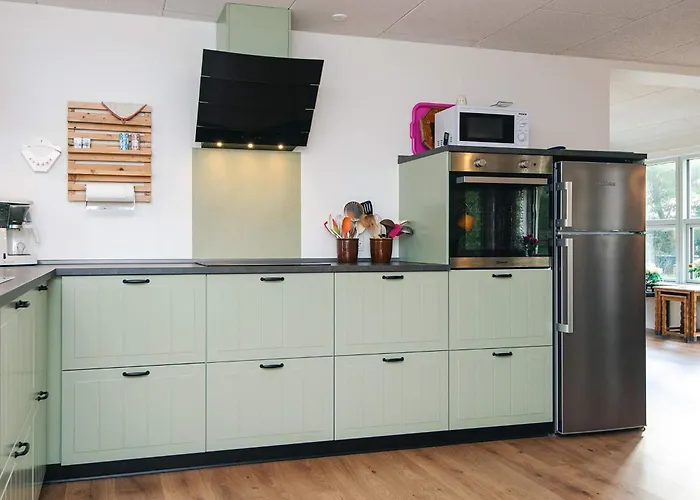 8 Person In Blavand-by Traum